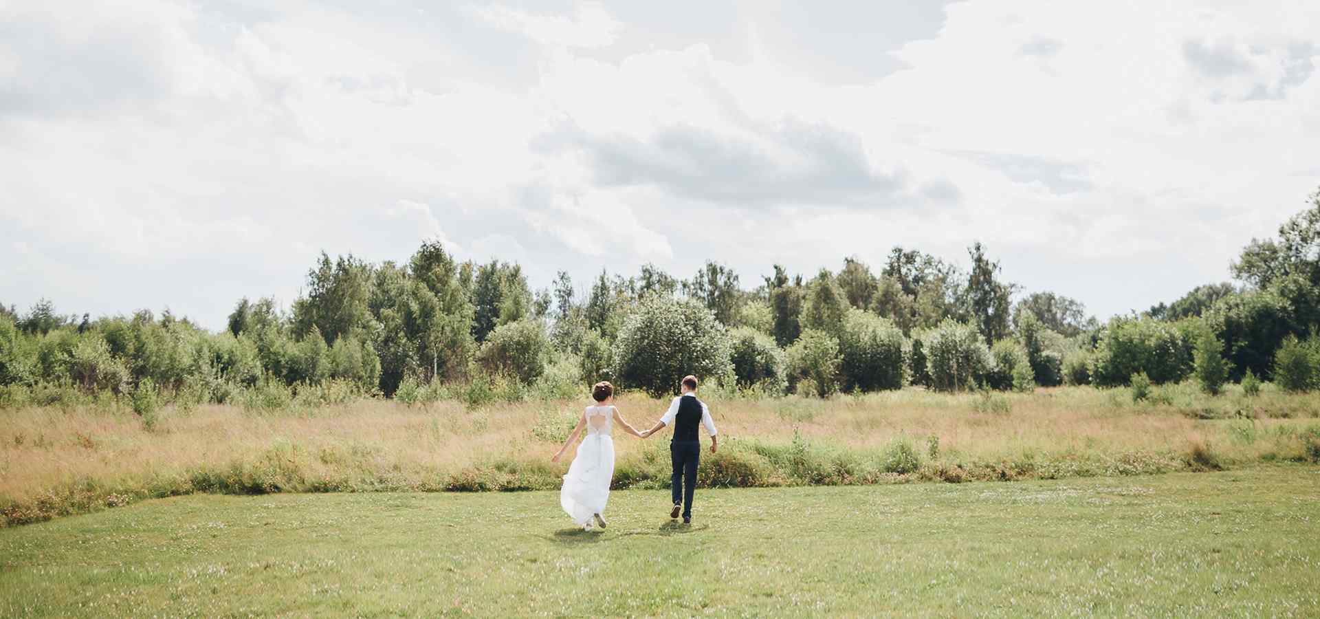 https://www.fotografiacasaluci.it/wp-content/uploads/2020/12/hero_contact.jpg