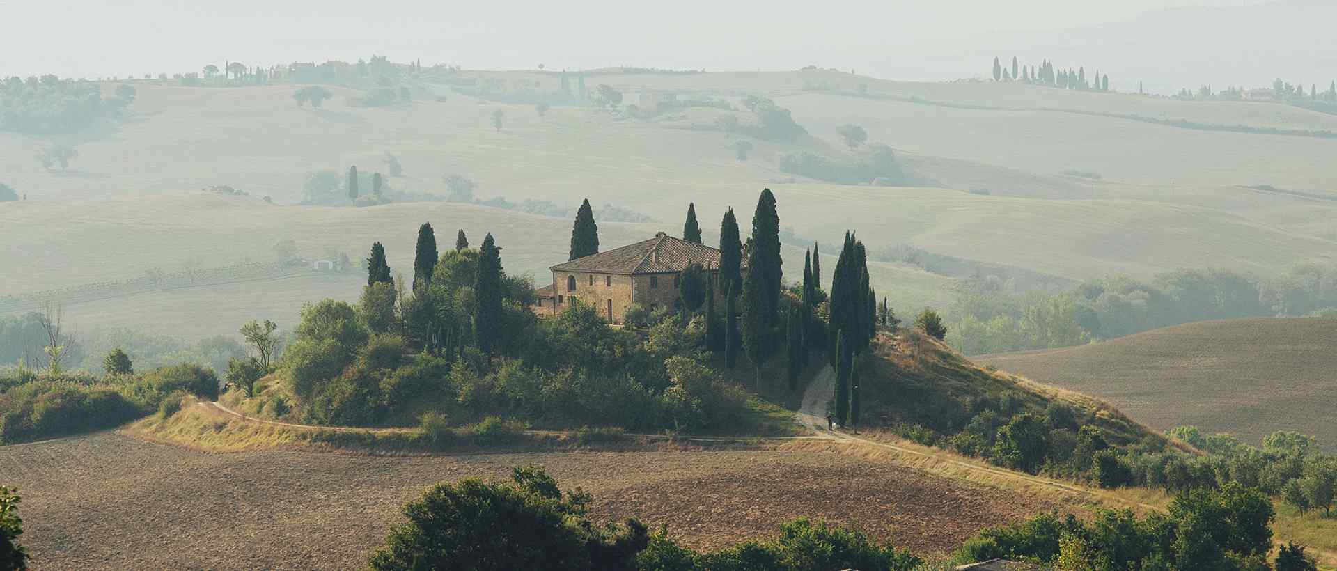 https://www.fotografiacasaluci.it/wp-content/uploads/2020/12/hero_location_couples.jpg