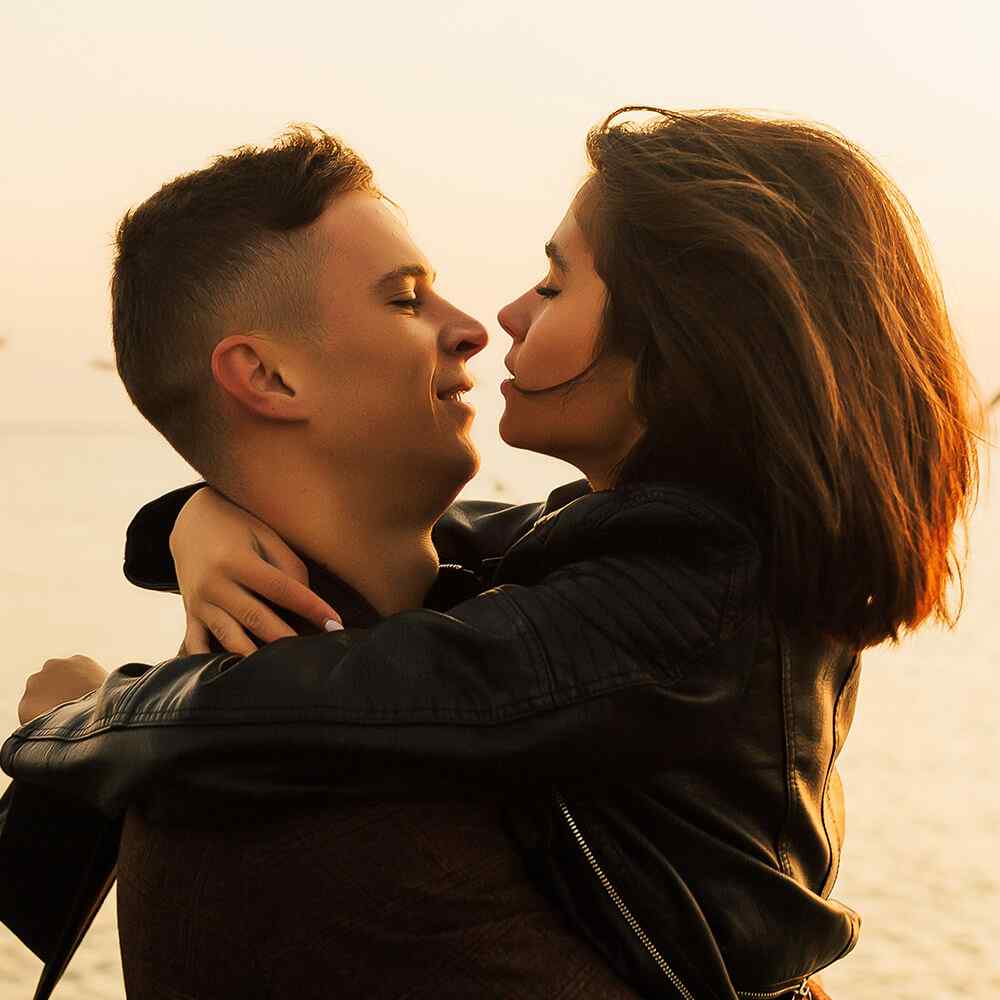 https://www.fotografiacasaluci.it/wp-content/uploads/2020/12/image_couples_about_04.jpg